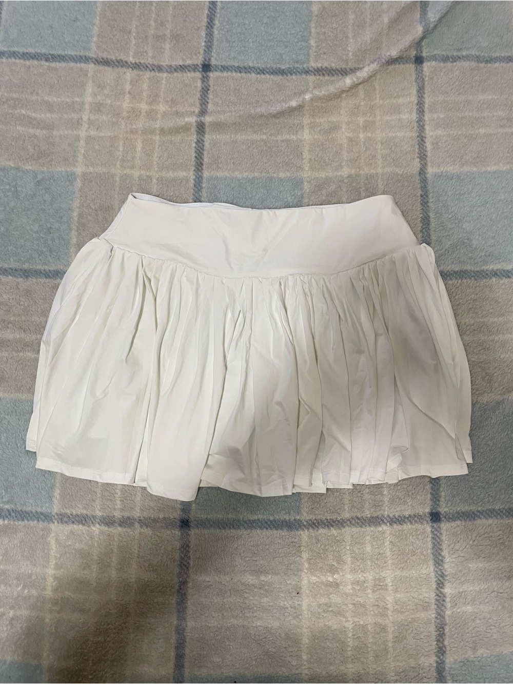 HALARA White Pleated Athletic Skort